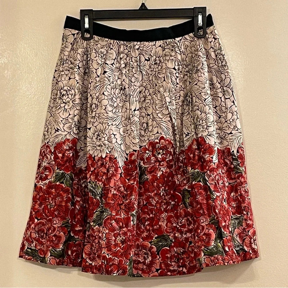 EDME & ESYLLTE by ANTHROPOLOGIE Mid Creation Floral Skirt‎ in Red Rouge Motif - Picture 4 of 7